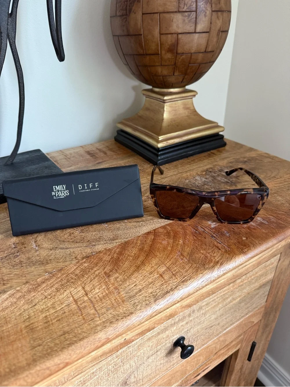 Diff Eyewear Espresso Tortoise Sunglasses - Vivi - Jessie James Decker